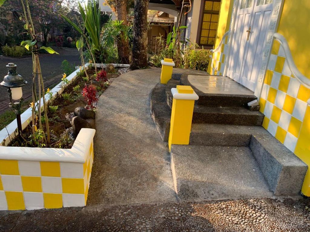 Villa Wubao Kota Bunga 3 Kamar Harga Budget Cinengangirang Ngoại thất bức ảnh